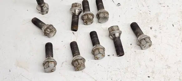 Volvo S80 Nuts/bolts