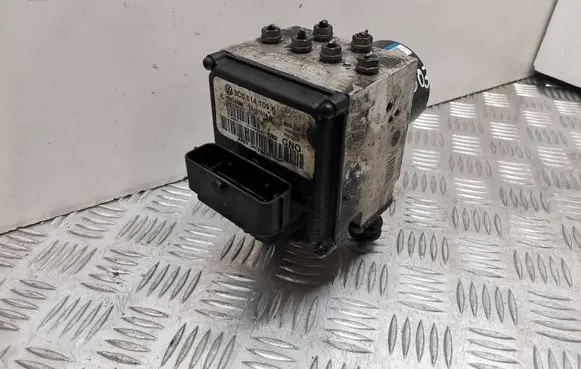 Volkswagen PASSAT B6 ABS Pump 3C0614109K