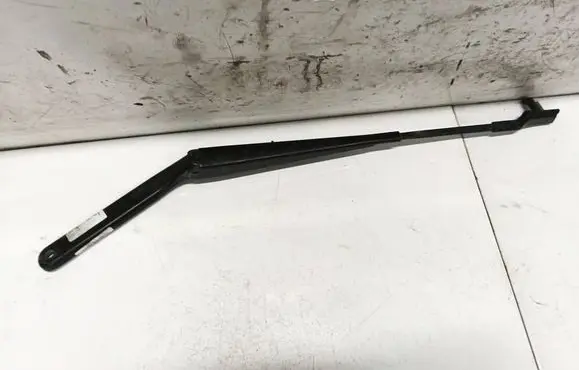 Front wiper blade arm
