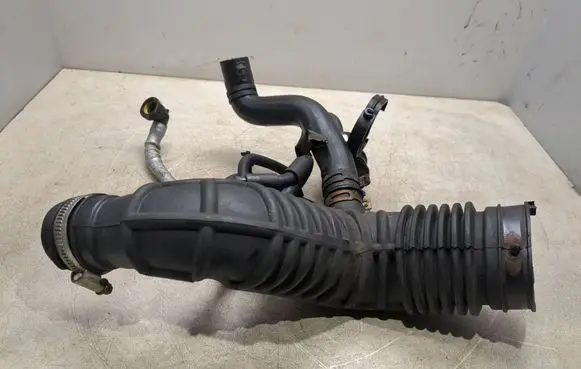 Air intake hose/pipe