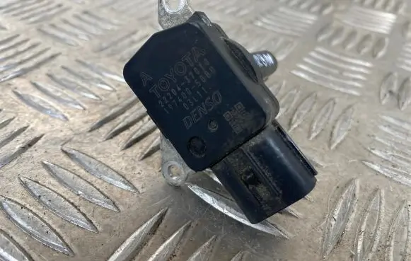 Toyota Urban Cruiser (XP110) Mass air flow meter 2220437010 1974005080