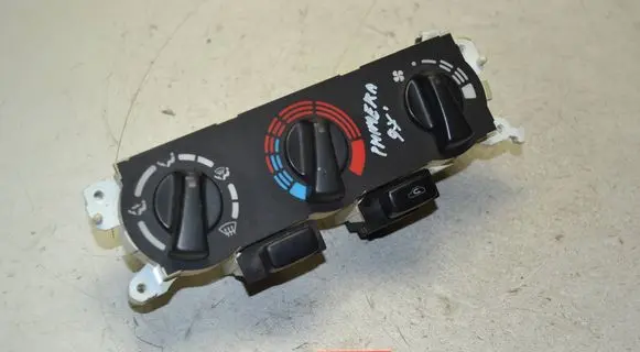 Nissan Primera Climate control unit 