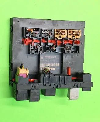 Volkswagen Golf V Comfort/convenience module 1k0937049s