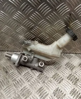 Nissan Note (E11) Master brake cylinder 8200804088A