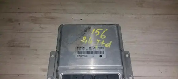 Alfa Romeo 156 Engine control unit/module 0281001588 c365y932