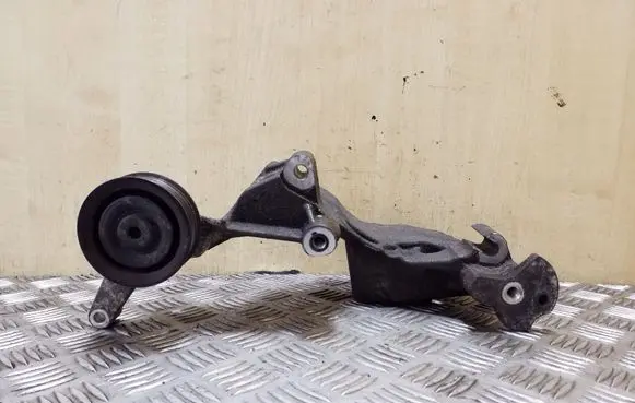 KIA Sportage Generator/alternator bracket 