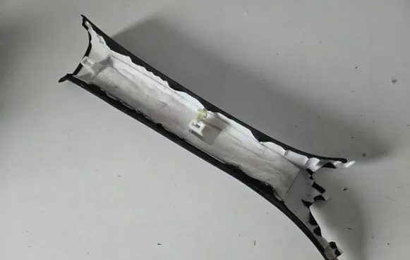 (D)pillar trim (top)