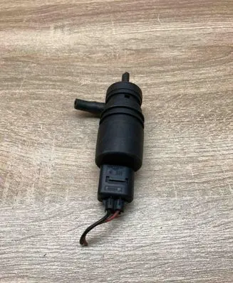 BMW X5 F15 Windscreen/windshield washer pump 8364516 WITHPLUG