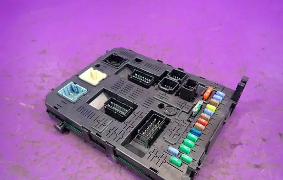 Peugeot Partner Fuse box set