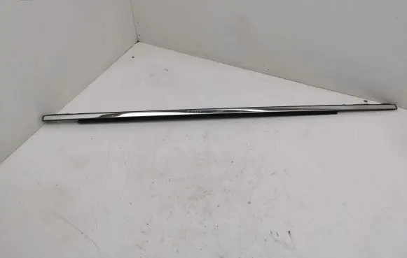 Chrysler Grand Voyager V Door glass trim 