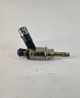 Audi A6 S6 C6 4F Fuel injector 06E906036C