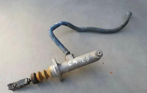Audi A6 S6 C4 4A Clutch master cylinder 2416