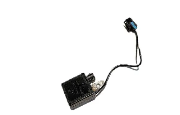 BMW 5 E39 Aerial antenna amplifier 8380945
