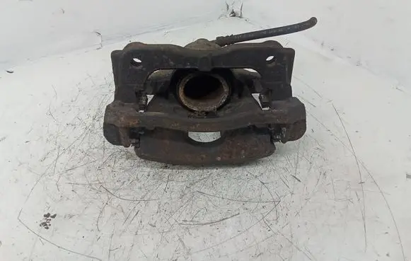 Honda CR-V Front brake caliper