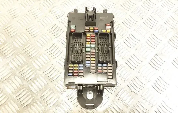 Volvo XC40 Fuse module 31682732