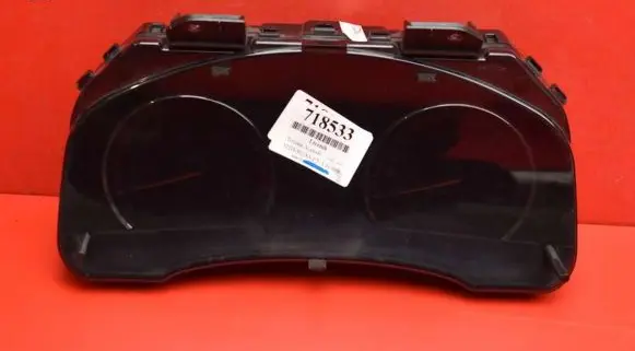 Toyota Avensis Verso Speedometer (instrument cluster) MB257440-6846