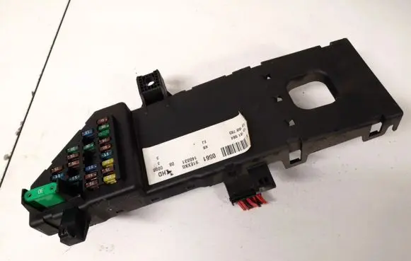 Opel Signum Fuse box set 13181984kb 13181984