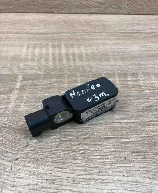 Ford Mondeo Mk III Airbag deployment crash/impact sensor 1S7T14B342AD 23DB0278F352