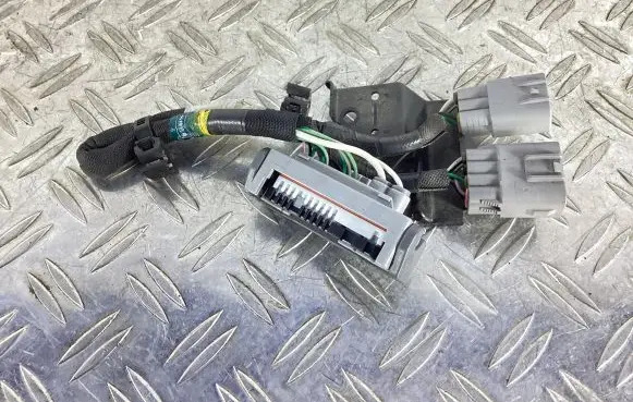 Lexus IS III XE30 Headlight/headlamp wiring loom/harness 