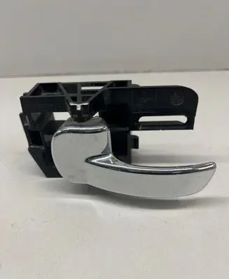 Nissan Qashqai Front door interior handle 80671