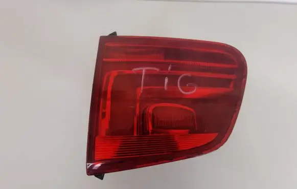 Volkswagen Tiguan Tailgate rear/tail lights 5N0945310
