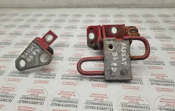 Volkswagen PASSAT B7 Front door hinge set 3C8831412B