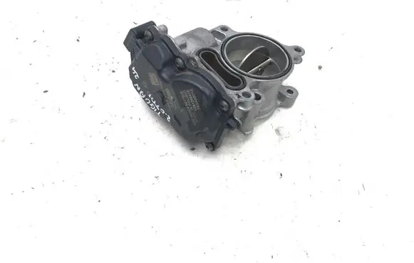 Volkswagen Tiguan Throttle body valve 05L128063E