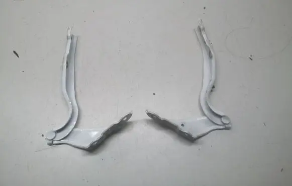 Seat Toledo IV (NH) Engine bonnet/hood hinges 5JA823302A