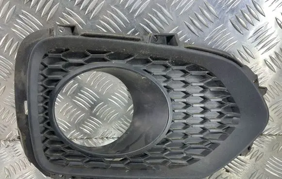 KIA Sorento Front fog light trim/grill 865242P010