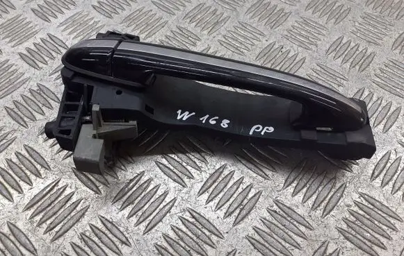 Mercedes-Benz A W168 Front door exterior handle/bracket 