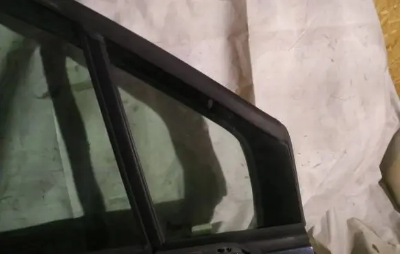 Citroen C8 Front door vent window glass four-door 