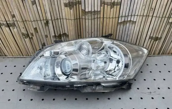 Toyota Auris 150 Headlight/headlamp 8117002540 89904589