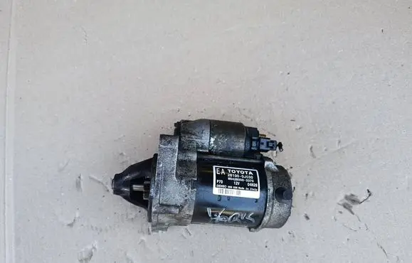 Toyota Yaris Starter motor 281000J030 MS4280003370