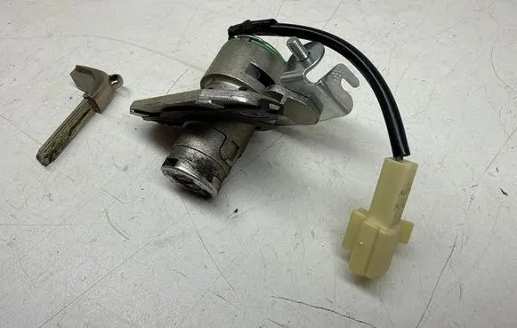 Lexus GS 300 350 430 450H Loading door lock 69055-30440