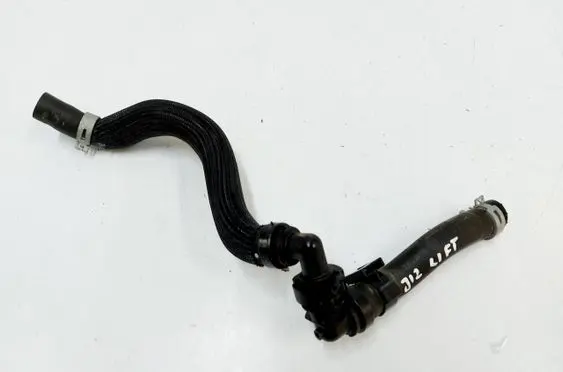 Engine coolant pipe/hose