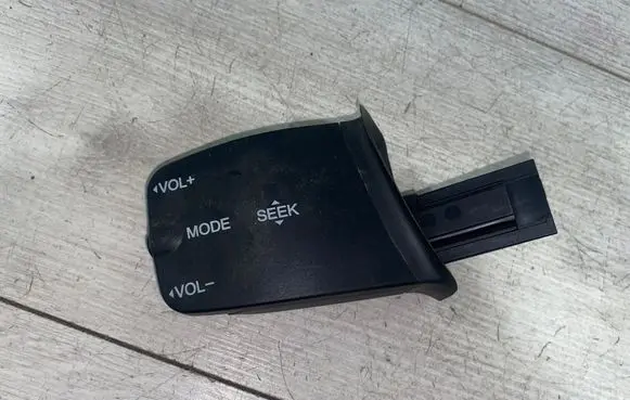 Ford Focus Multifunctional control switch/knob 758709
