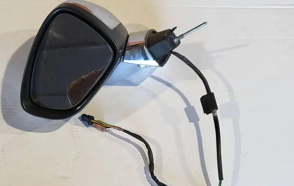 Citroen DS3 Front door electric wing mirror 232676025