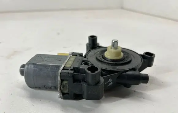 Jeep Compass Rear door window regulator motor 0130822663