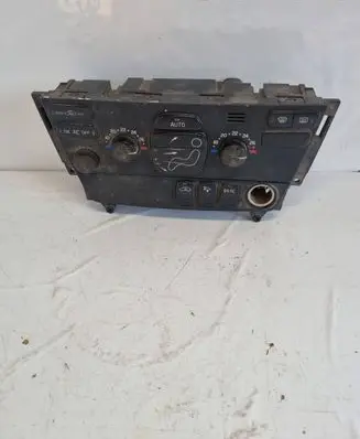 Volvo V70 Climate control unit 30746022 05W51E01 M450EC00146
