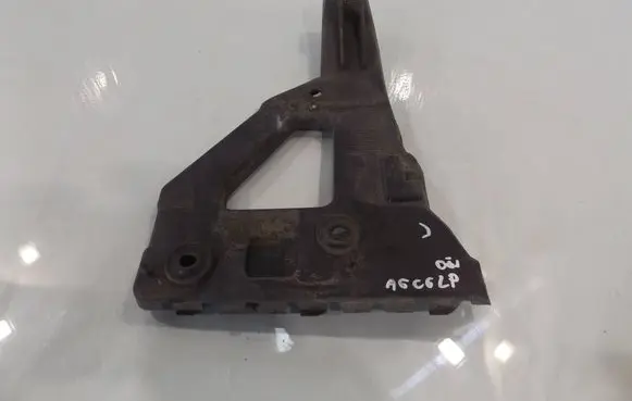 Audi A6 S6 C6 4F Front bumper mounting bracket 4F0807227