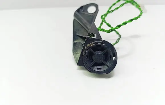 Front door high frequency speaker