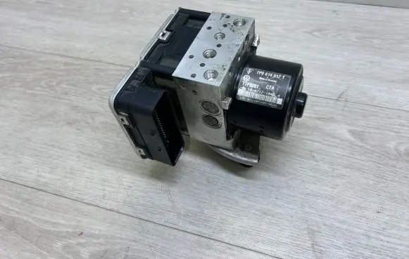 Porsche Cayenne (92A) ABS Pump 95835595522 95835595520