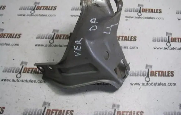Toyota Corolla Verso E121 Headlight/headlamp mounting bracket