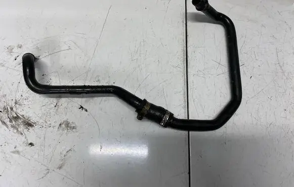 Engine coolant pipe/hose