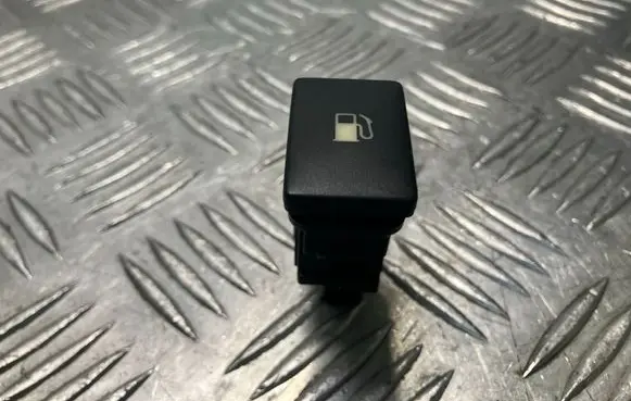 Toyota Avensis T270 Fuel tank opening switch
