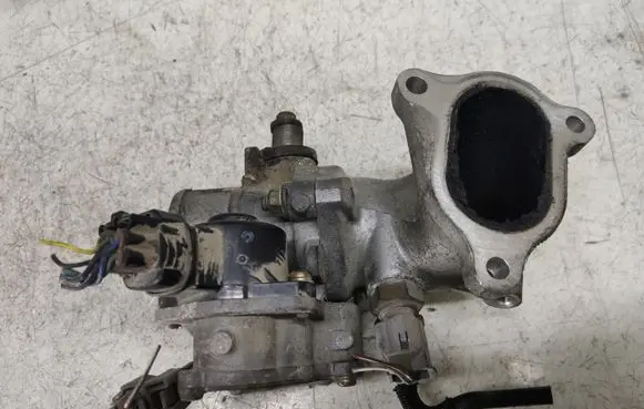 Toyota Avensis T250 Throttle valve 8967221020