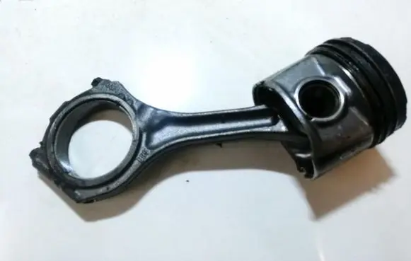 Volkswagen PASSAT B5 Piston with connecting rod