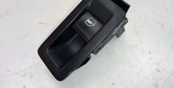 Volkswagen Touran I Quarter vent window switch 