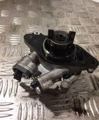 Opel Corsa E Vacuum pump 55268636