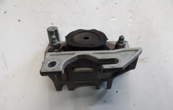 Dacia Duster Gearbox mounting bracket 112220744R